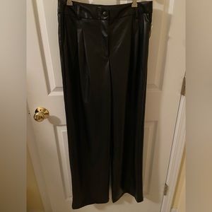 Black Faux leatherPants! Size -L